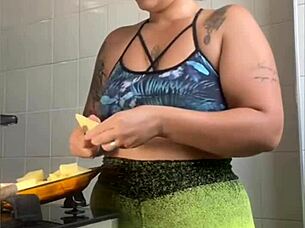 i'm cooking online but really flashing my swollen pussy for you