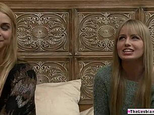 lesbian milf slowly licks eager young babe pussy