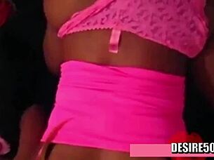 black milf bends over for hardcore doggystyle pounding 😈🍑💦