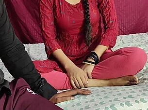 Desi Babe Caught Alone for Wild Hardcore Chudai