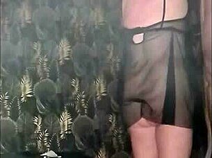 maîtresse kantalie binds slave for outdoor whipping