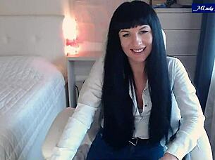 oh mlady jessy, ripping jeans to tease my perky tits and clit...