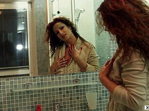 REINA PORNERO'S Explosive Sexual Shower Sensation!