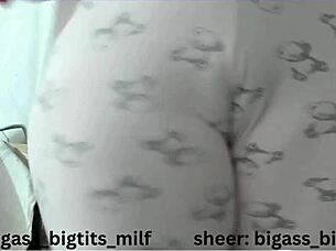 Milf Cameltoe Masturbation In Pajamas