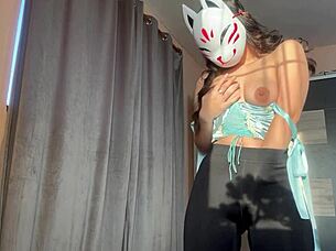 Beautiful Colombian Masturbates Doggy Wet Pussy Tease