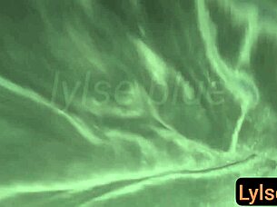 Mi amiga wakes up to my hard cock 😏🍆