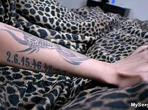 Indian MILF tempts guy with deep blowjob seduction