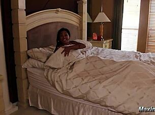 maxine x wanna fuck lord black behind hubby's back?