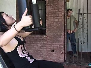 Gym babe's shaved pussy devoured then doggystyle cumshot blast!