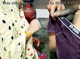 Desi Bhabhi Fucked Hardcore in Kitchen Using Big Banana