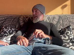 i suck this cock so good but damn it stays soft no matter what