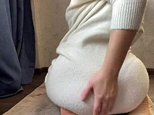 i'm stuffing this huge dildo deep in my ass for christmas squirting orgasm