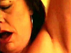 Cheating Oakland milf craves tight pussy action