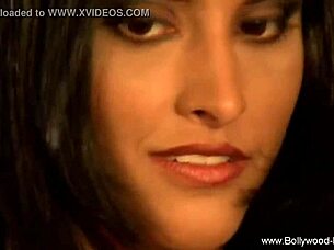 Indian brunette teases in forbidden erotic nude dance ritual