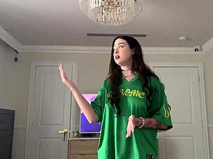 step brother's girlfriend begs for creampie inside - rosie rider