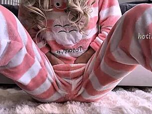 wanna watch this skinny 18+ teen finger her hairy wet pussy close-up till she squirts hard?