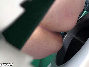 i'm spying on minh secretly