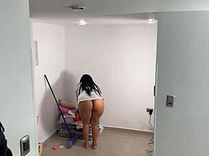 fucking my big ass latina while she cleans the kitchen roughly