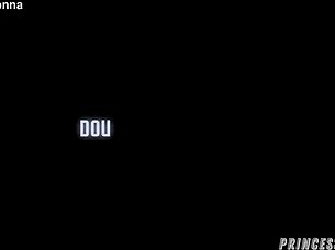 Двойное проникновение Принцессу Донну растянули Скотти Пи и Ричард Манн