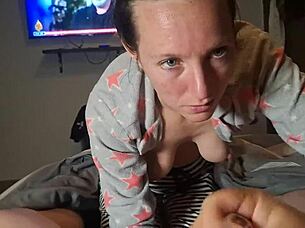 Skinny babe swallows cum after sloppy homemade blowjob