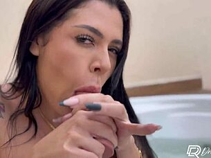 safado pounds my tight pussy raw in the hot tub