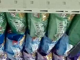 candid teen ass shaking in tight jeans 🔥🍑