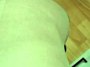 wanna fist elza koms tight ass and worship her curves