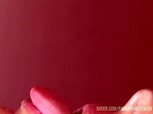 Daddy, treat this desperate slut to your hot cumshot facial explosion!