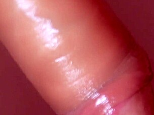 Daddy, treat this desperate slut to your hot cumshot facial explosion!