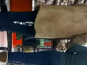 candid teen ass shaking in tight jeans 🔥🍑