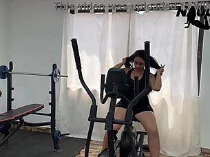 latina gym slut masturbates pussy solo teasing