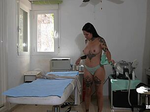 i melt when this milf's shaved pussy gets oiled massage happy ending