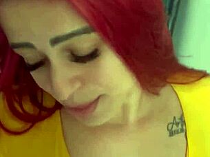 chantagem: suck my cock or i show your bf the video