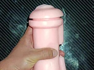 Kissy hands over her pussy for my deep blowjob fun now