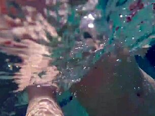 samantha rones fingers pussy clit close-up underwater intensely