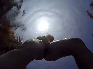 samantha rones fingers pussy clit close-up underwater intensely