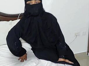 salma xxx arab beauty rides dirty with hindi audio hotel heat