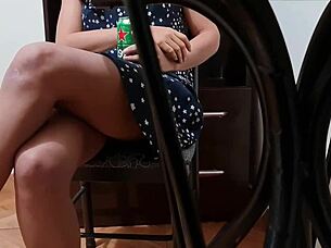 Cute miniskirt upskirt spying perfect pussy cam