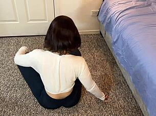 Cumming Hard on Bubble Butt During Gym WORKOUT Session