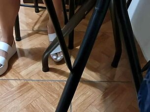 Cute miniskirt upskirt spying perfect pussy cam