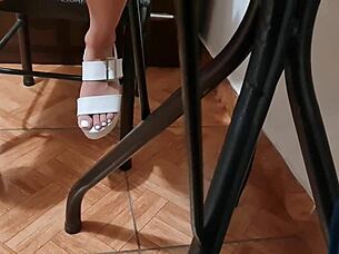 Cute miniskirt upskirt spying perfect pussy cam