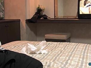 Shower milf toy fingering creampie ride?