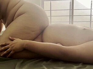 wanna see milf ride hard and cum messy?