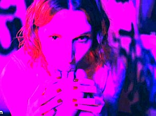 Craving to worship Bia Roman and Sam Quinn's sexy feet?