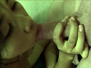 Thai college cheerleader's first gringo thrill 😘🍆💦