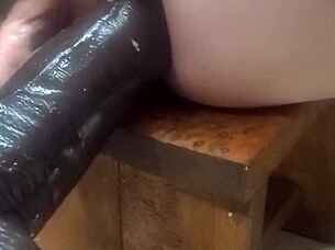 Huge Hankeys Dildos Pound Ass on Fucking Machine Toys