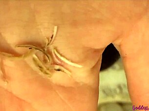 i'm goddess amanda your cute brunette milf giving barefoot foot fetish toe instructions homemade