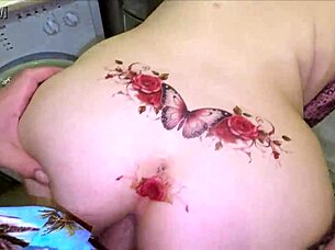 Stepmom spreads ass wide for deep anal pounding