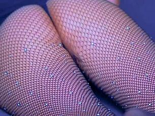 Brunette Teen's Puffy Shaved Pussy Devoured By Glass Dildo Orgasm