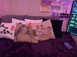 Thekittykatbar flaunts her huge tits in steamy web chat!